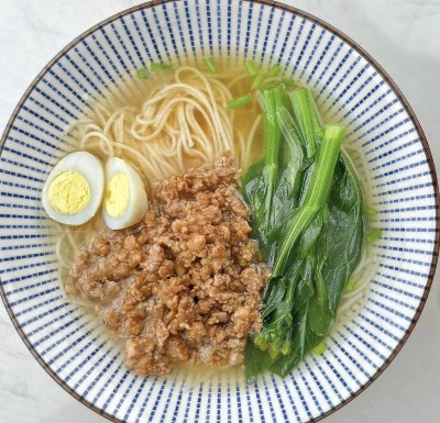 Ramen di suino con verdure