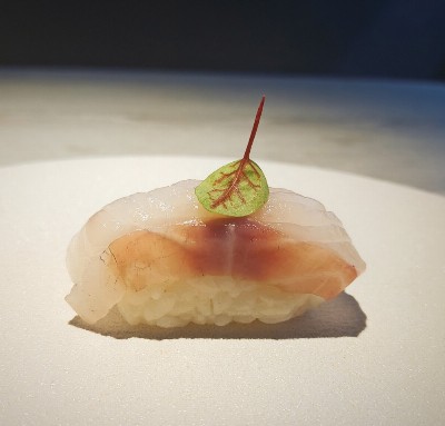 292 Nigiri branzino
