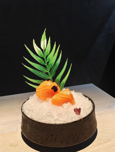 320 SASHIMI SALMONE