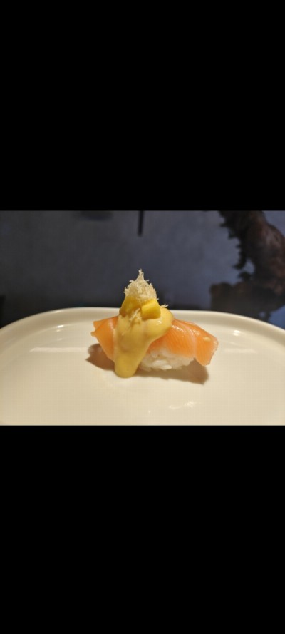 297 NIGHIRI SALMONE MANGO