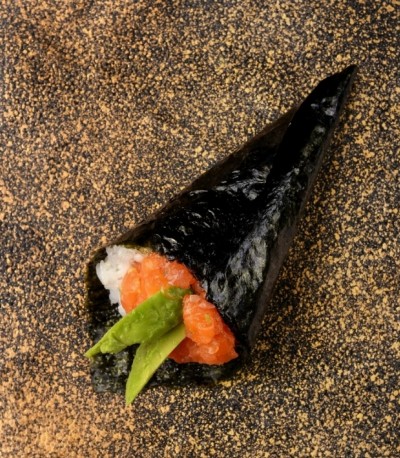 420 TEMAKI SALMONE AVOCADO