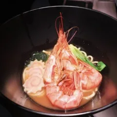 503 RAMEN CON GAMBERONI E VERDURE