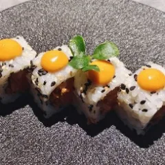 412 URA SALMONE PICCANTE