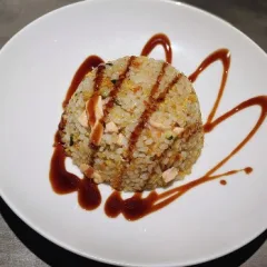 212 Riso saltato con salmone