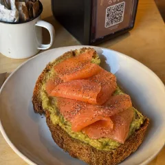Avocado, Salmone E Semi Di Chia