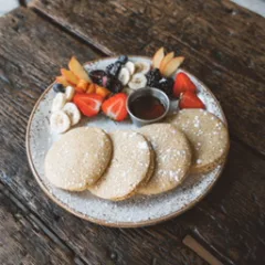 Frutta Fresca, Sciroppo D’acero E Muesli